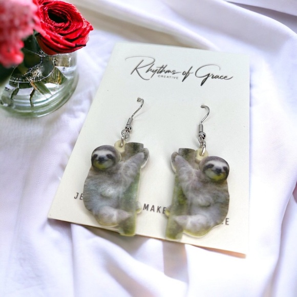 Sloth-tacular Dangle Earrings: Embrace Your Inner Chill! NWT Sloth Accessories - Picture 5 of 6